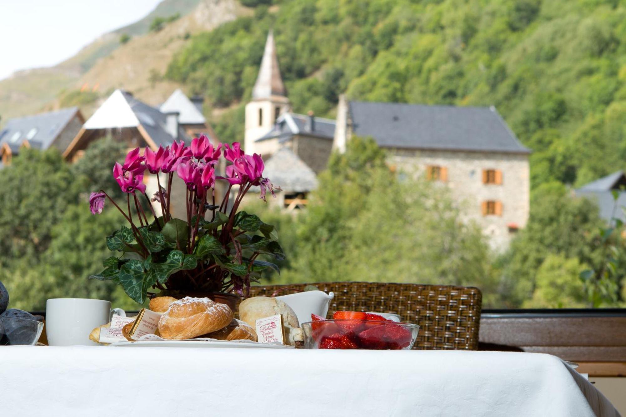 Mauberme Mountain Boutique Hotel Salardu Exterior photo